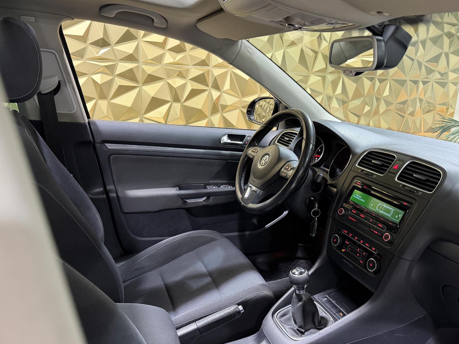 Volkswagen Golf 2011 — photo 24