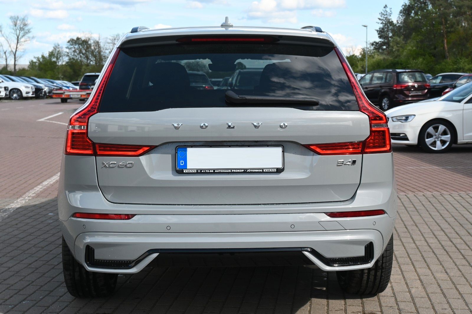 Fahrzeugabbildung Volvo XC60 B4 D AWD Ultimate Dark*STDHZG*360°*LUFT*ACC