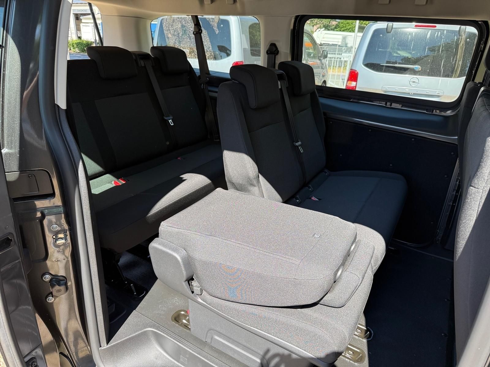 Fahrzeugabbildung Fiat Scudo L3 Kombi 180 AT8