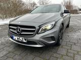 Mercedes-Benz GLA 250 4MATIC DCT Edition 1 AHK*XENON*Kamera* - Mercedes-Benz Gebrauchtwagen Privatanbieter
