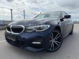 BMW 330e*SAG*M PAKET*NAVI*LASER*VIRTUA*HEAD-UP*LEDER - BMW 330: M Paket