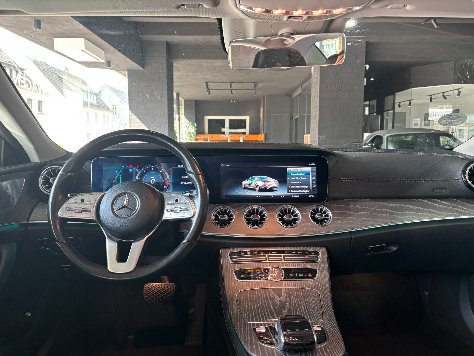 Fahrzeugabbildung Mercedes-Benz CLS 350d *Widescreen*Burmester*Memory*S-Dach*