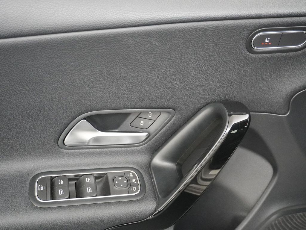 Mercedes-Benz A 160 Business Solution Plus | AHK Wegklapbaar |