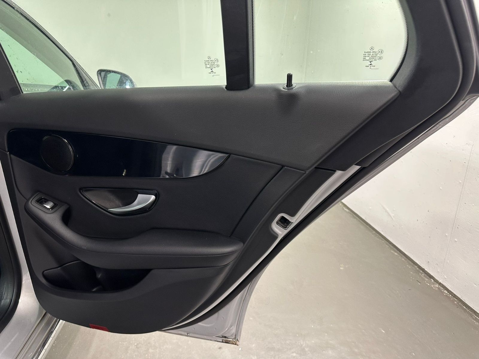 Fahrzeugabbildung Mercedes-Benz C 200 d T*DISTRO*AHK*SPUR*CARPLAY*SH*NAVI*