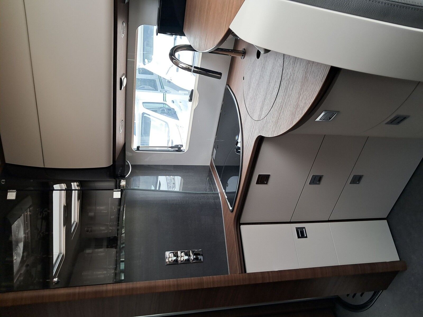 Fahrzeugabbildung Carthago chic c-line I 4.9 LE