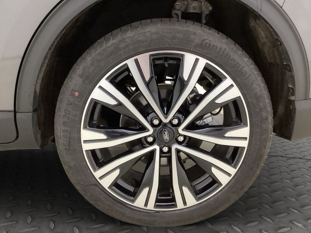 Fahrzeugabbildung Ford Kuga Plug-In Hybrid Active X HUD Navi AHK B&O