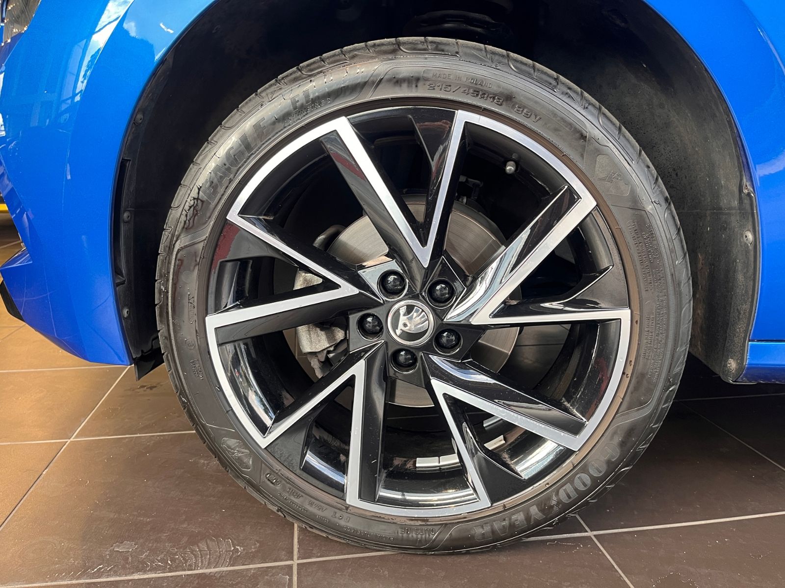 Fahrzeugabbildung SKODA Kamiq Monte Carlo AHK PANO ACC LED