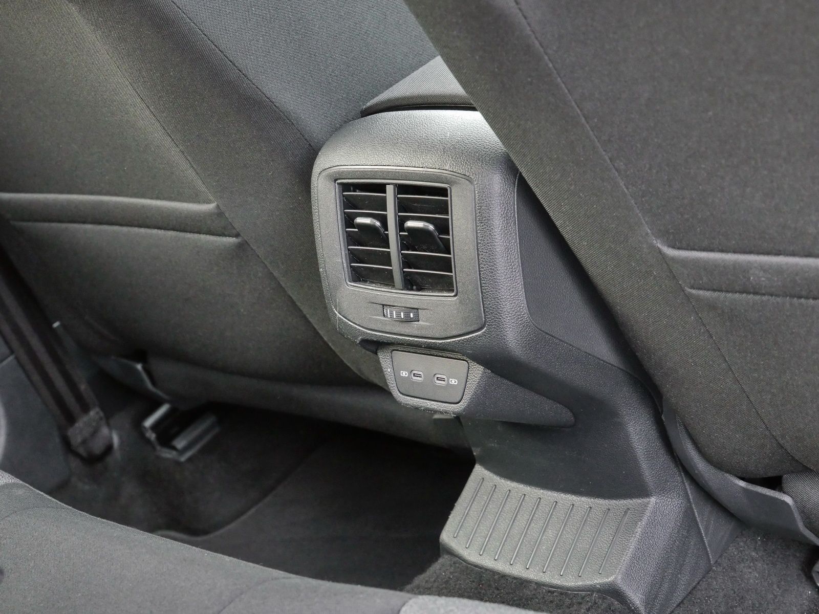 Volkswagen T-Roc - Bild 17