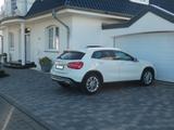 Mercedes-Benz GLA 180 -Panorama+Kamera+Totwinkel  - Mercedes-Benz GLA 180 in Bonn