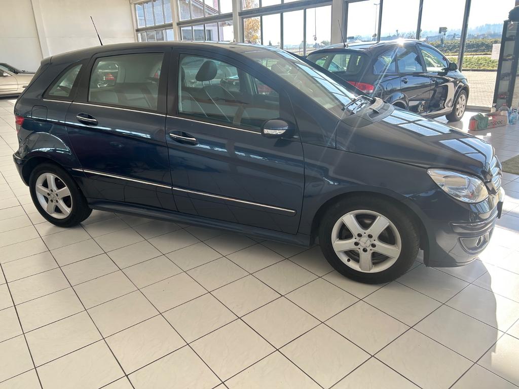 Mercedes-Benz B 170