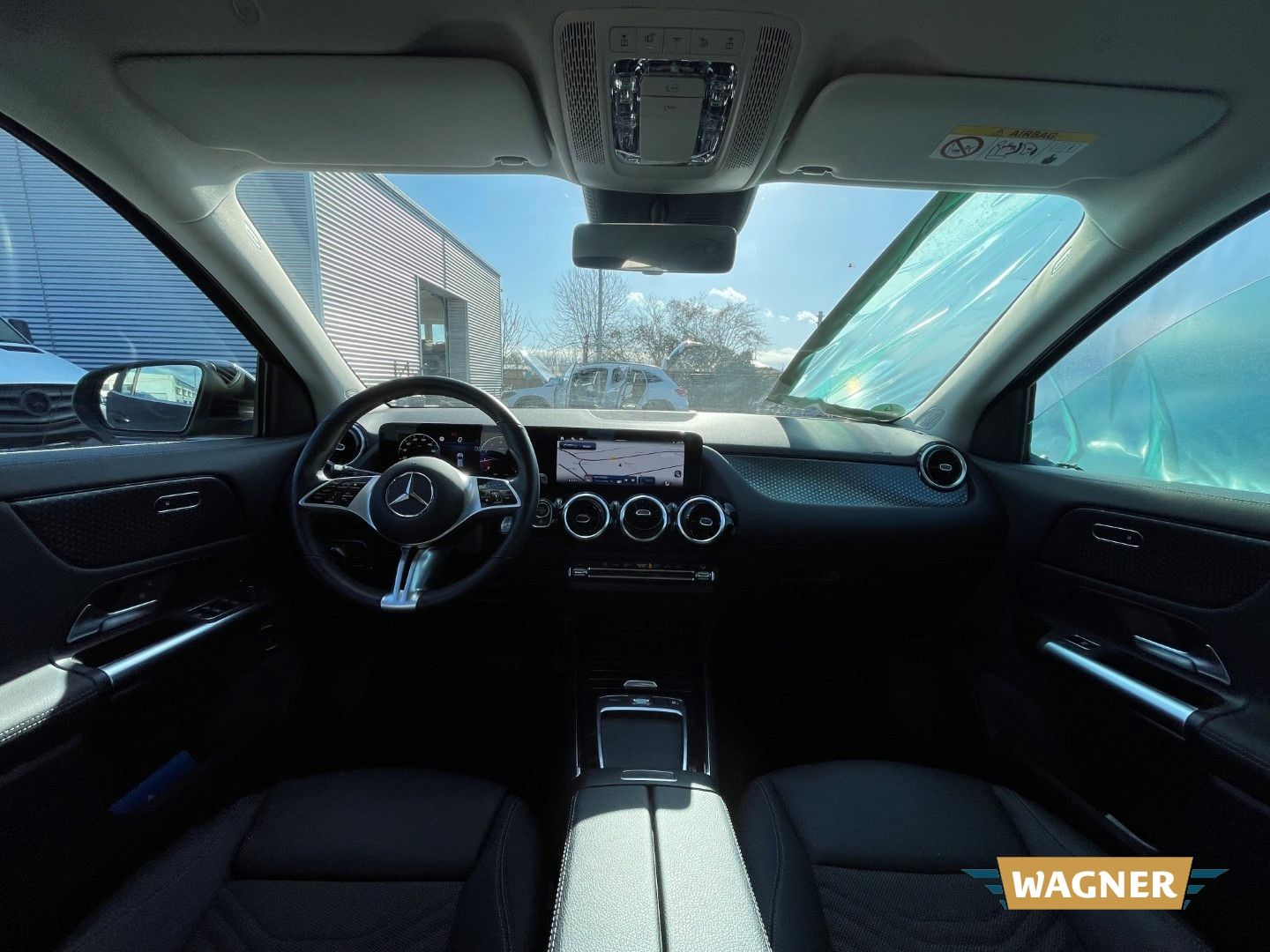 Fahrzeugabbildung Mercedes-Benz GLA 180 LED Navi Sitzheizung Frontschaden