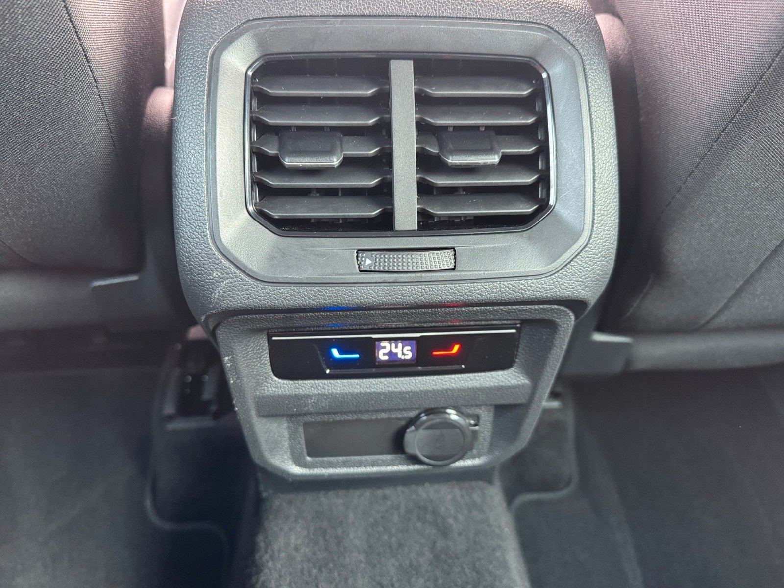 Fahrzeugabbildung Volkswagen Tiguan Life MOVE 1.5 TSI