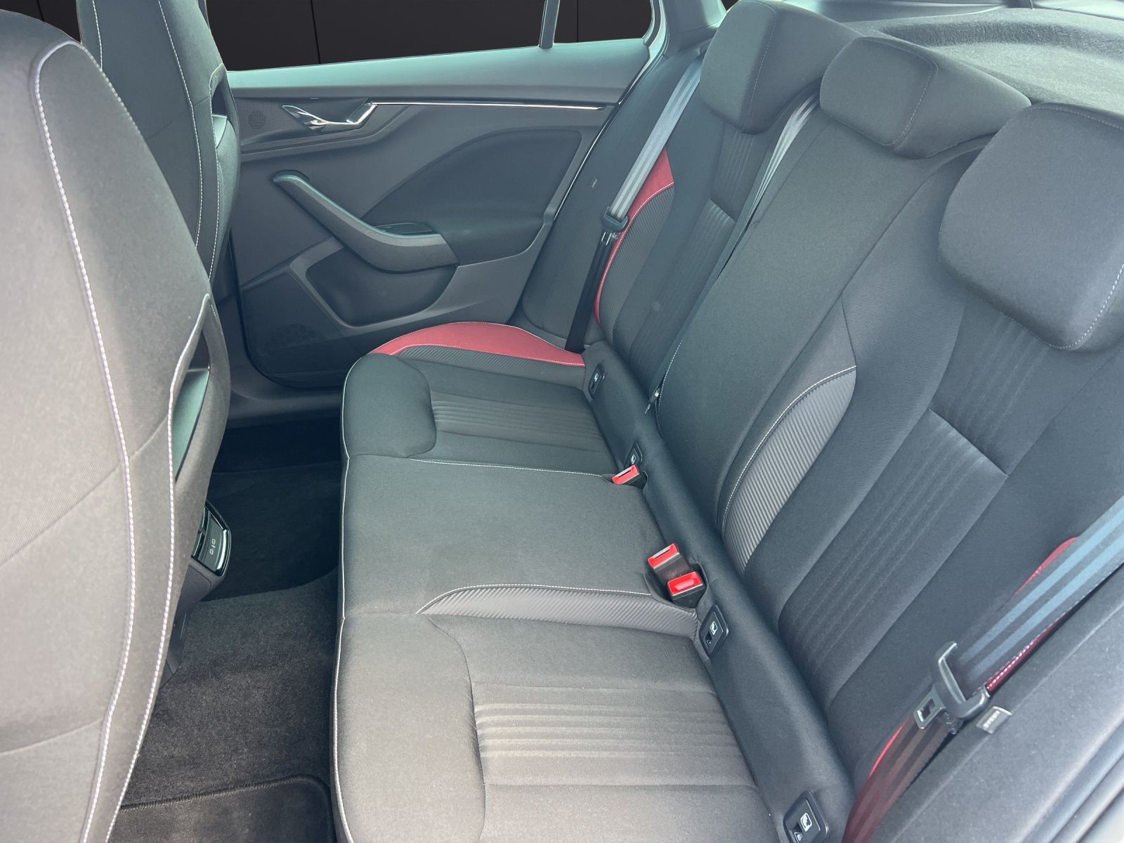 Fahrzeugabbildung SKODA Kamiq Monte Carlo TSI LED ACC PANO SHZ KAMERA KL