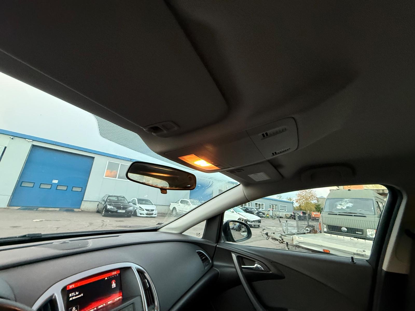 Opel Astra 2015 — photo 19