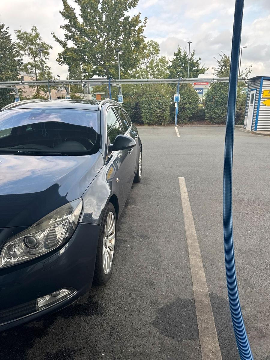 Opel Insignia 2009 — салон
