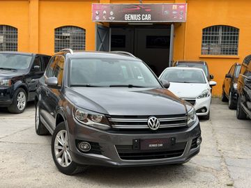 Volkswagen Tiguan - 1