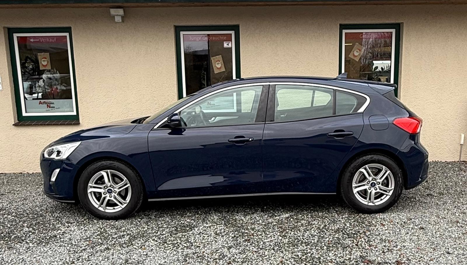 Ford Focus Lim. Cool & Connect Navi ü.Carplay/Android