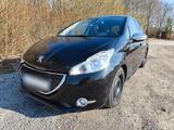 Peugeot 208 1.2 PureTech 82 Style - Peugeot e-208 von privat
