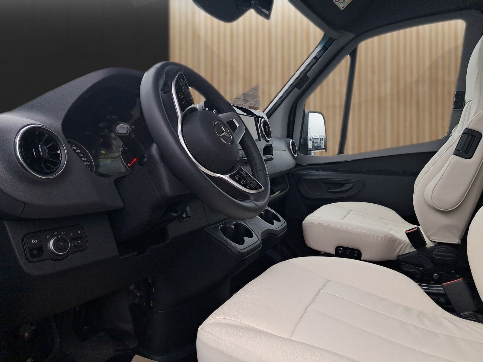 Fahrzeugabbildung Eura Mobil Contura CT 766 EF Luminary Paket, Markise