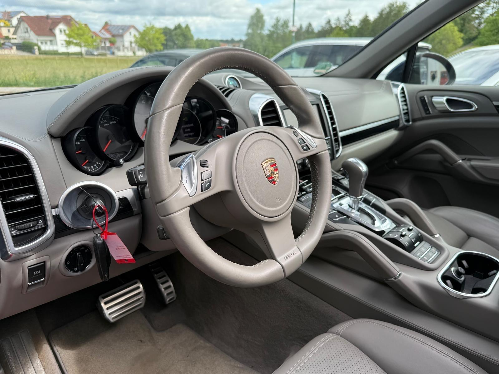 PORSCHE CAYENNE S - TOIT PANO - 2EME MAIN