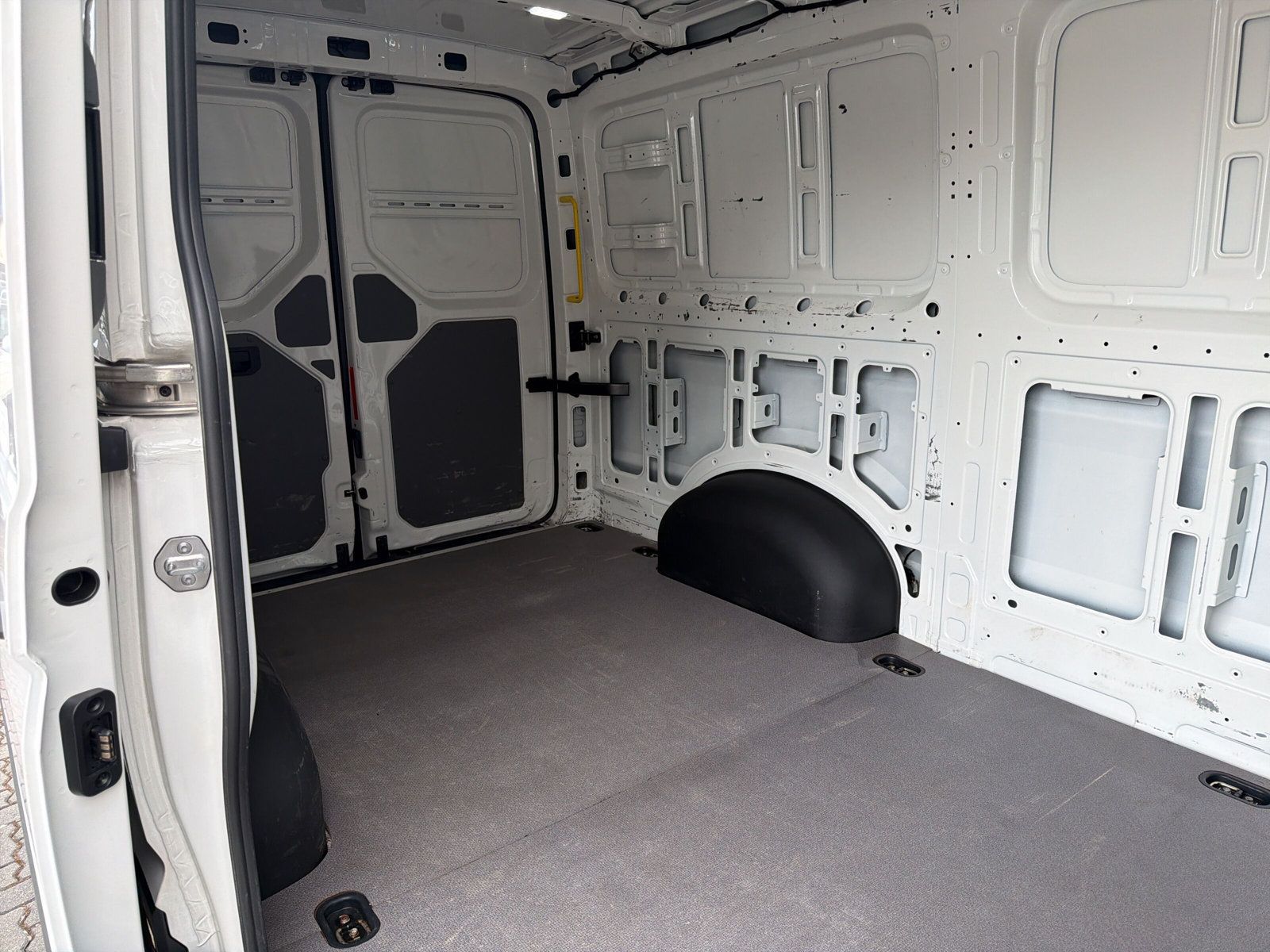 Crafter Kasten 35 mittellang FWD Klima AZV