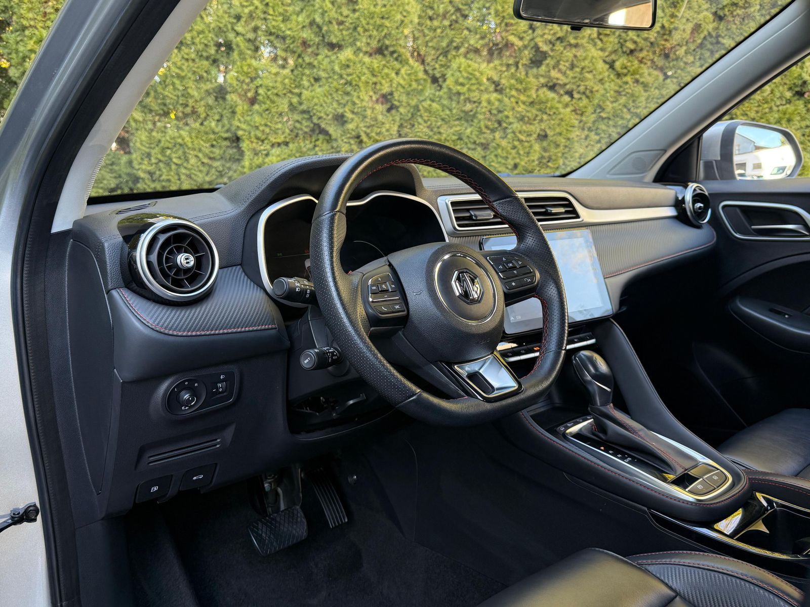 Fahrzeugabbildung MG ZS 1.5VTi Aut. Luxury LEDER+LED+NAV+SHZ+KAM+ACC+