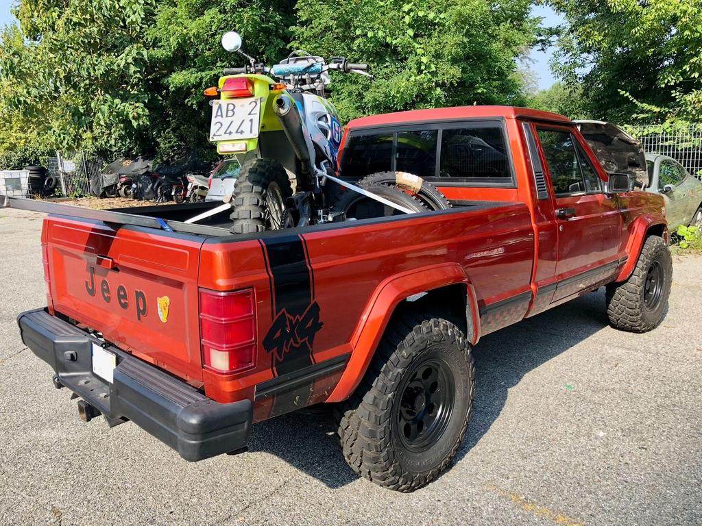 Jeep Comanche