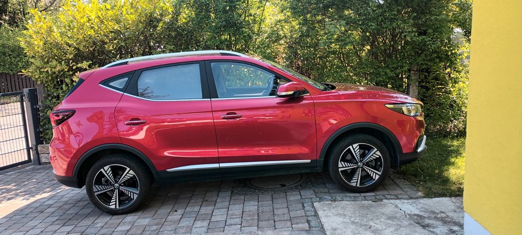 Image of MG ZS
