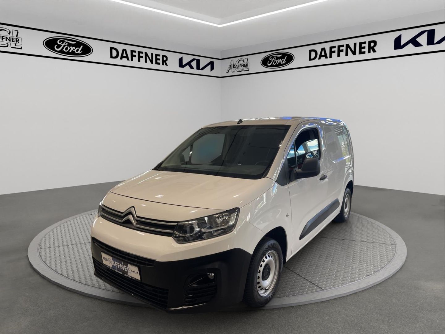Fahrzeugabbildung Citroën Berlingo Kasten Club M L1 AHK Fernlichtass. Temp