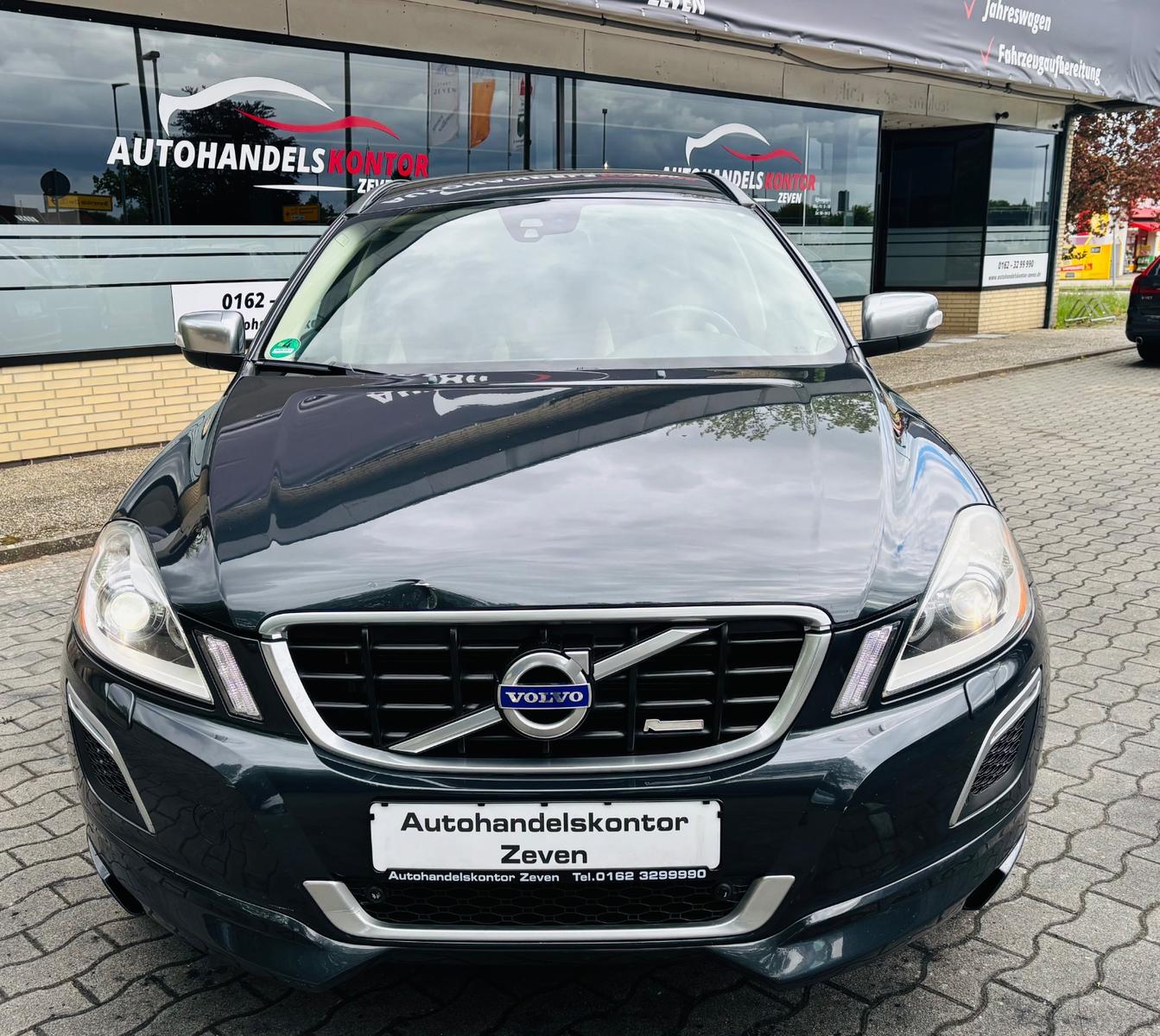 Volvo XC60 R-Design/2.4D5/ AWD/Xenon/SHZ/AHK