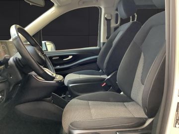 Mercedes V 220 - 5