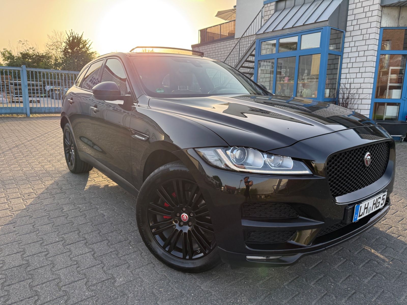 JAGUAR F-Pace