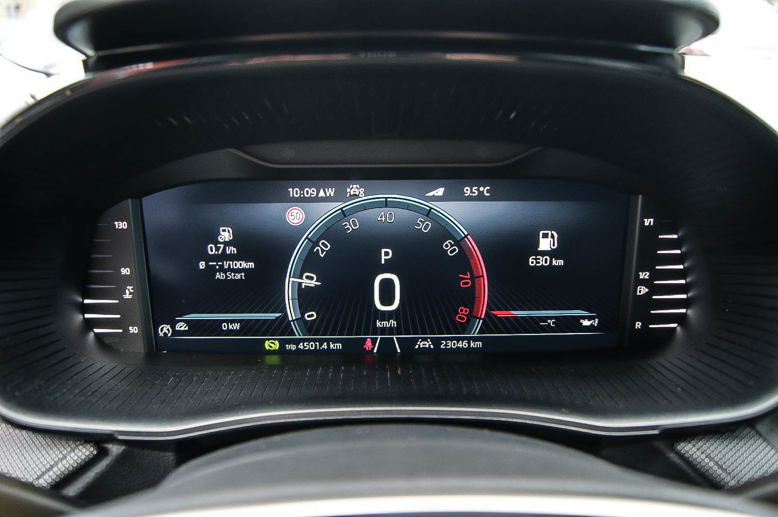 Fahrzeugabbildung SKODA Fabia 10 Drive Auto/DSG PANO VIRTUAL LED KAMERA