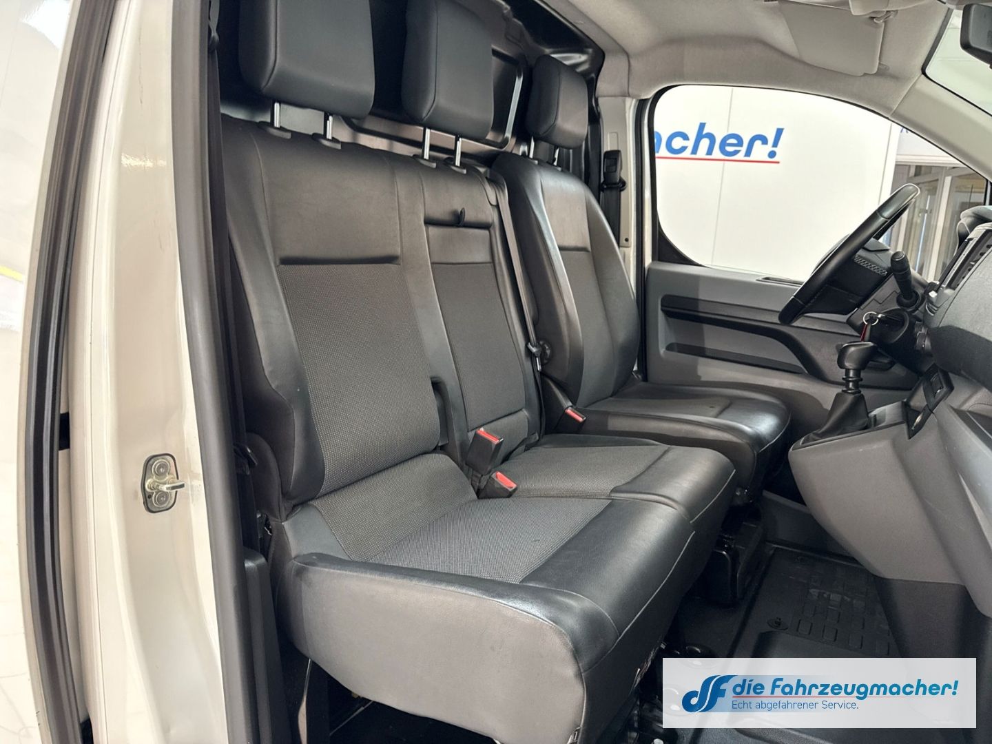Fahrzeugabbildung Opel Vivaro Kasten Edition L 2.0 D EU6d-T Apple CarPl