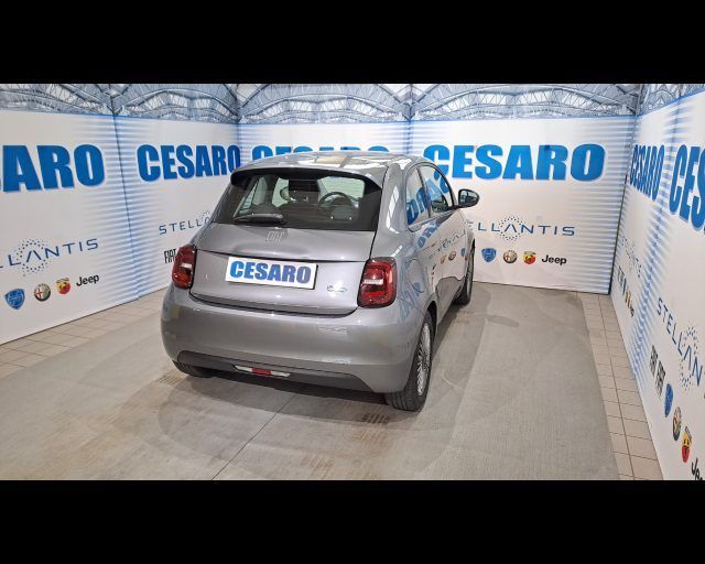 Fiat FIAT 500e 42 kWh 120cv imagem 3