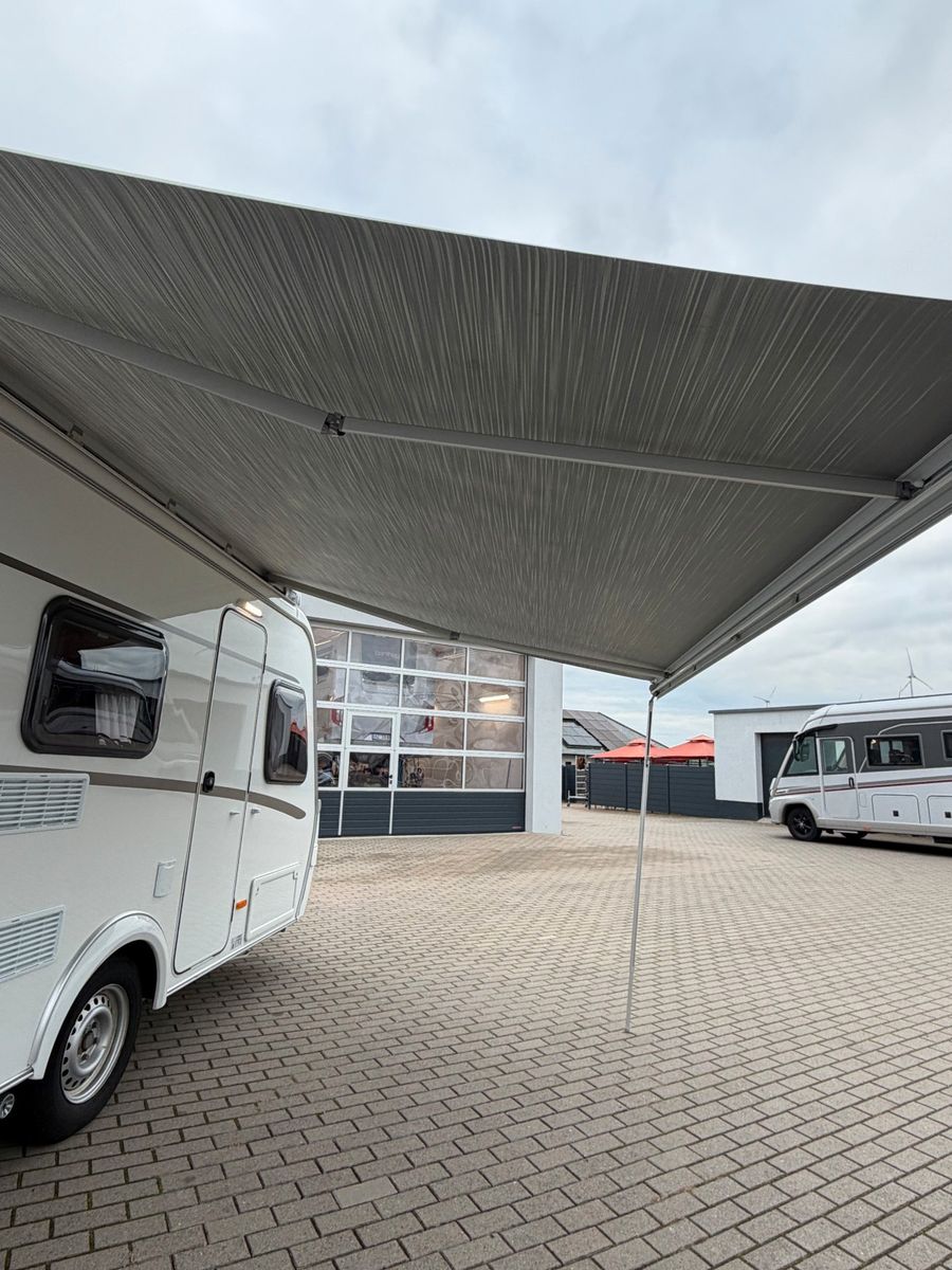 Fahrzeugabbildung HYMER / ERIBA / HYMERCAR Eriba Nova Light 425