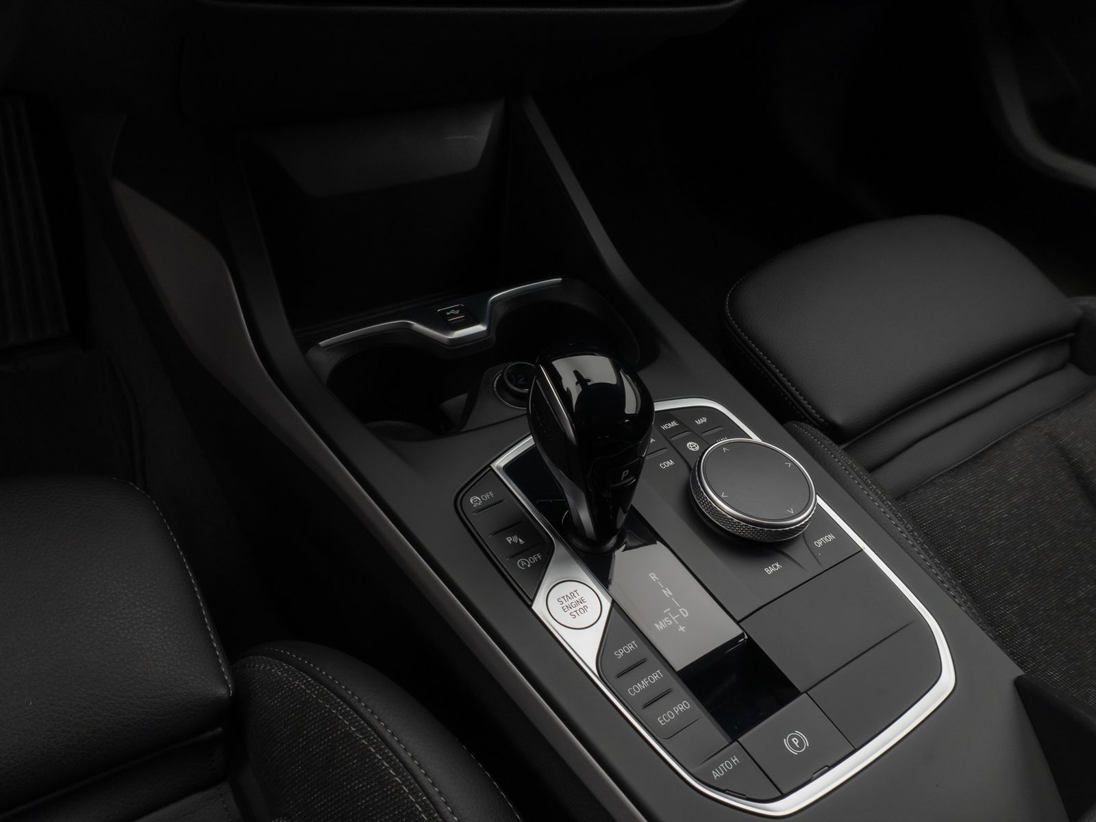 Fahrzeugabbildung BMW 118i DAB CockPitPro PDC Lordos LED Stop&Go Sport