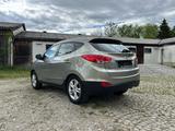 Hyundai ix35 2.0 4WD 163PS AHK TÜV/SERVICE-NEU 8fach - Hyundai ix35 von privat
