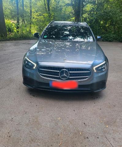 Mercedes-Benz E 220d