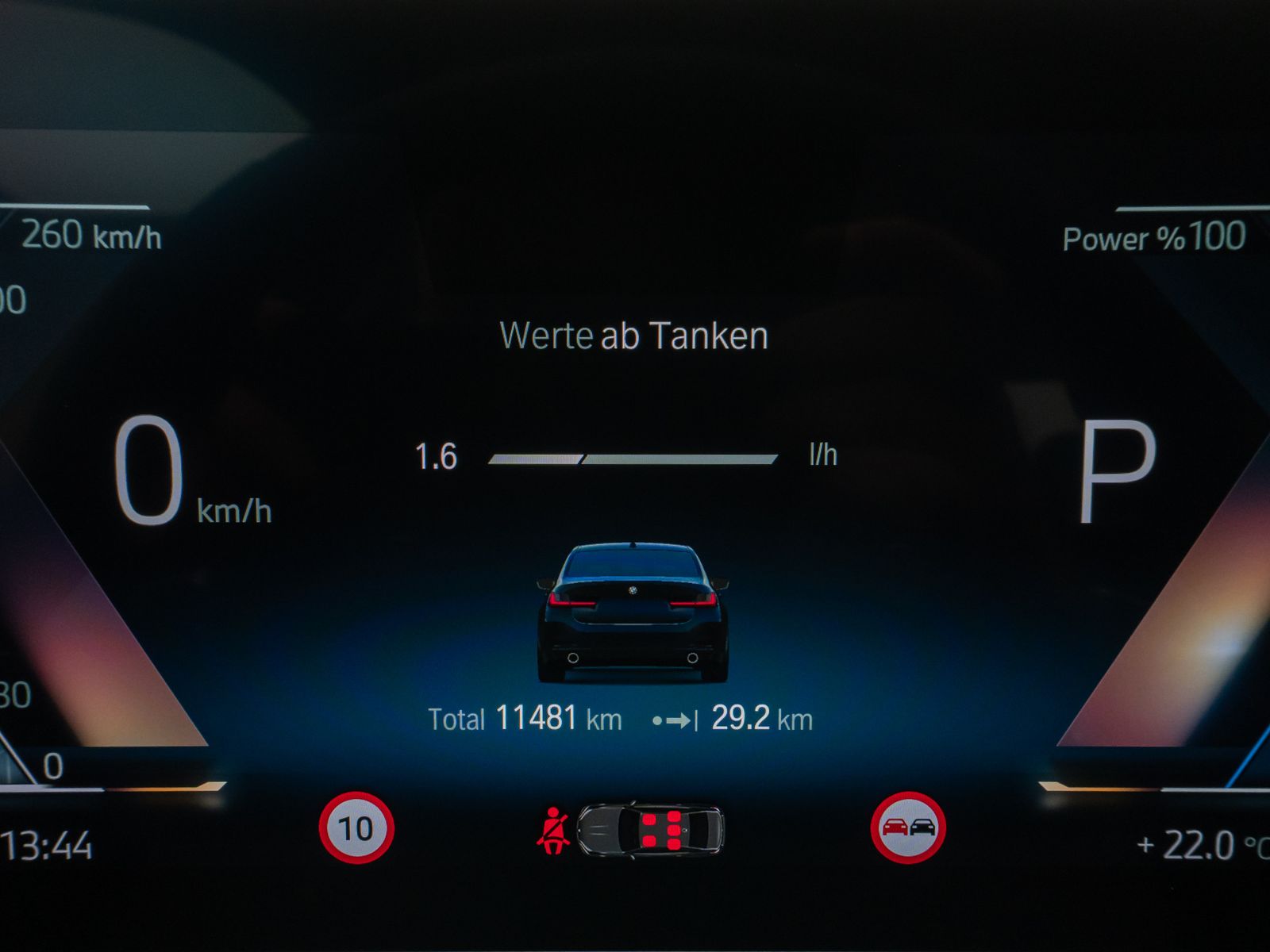 Fahrzeugabbildung BMW 318i DAB PDC Widscreen Geschwindigkeitsreg LED