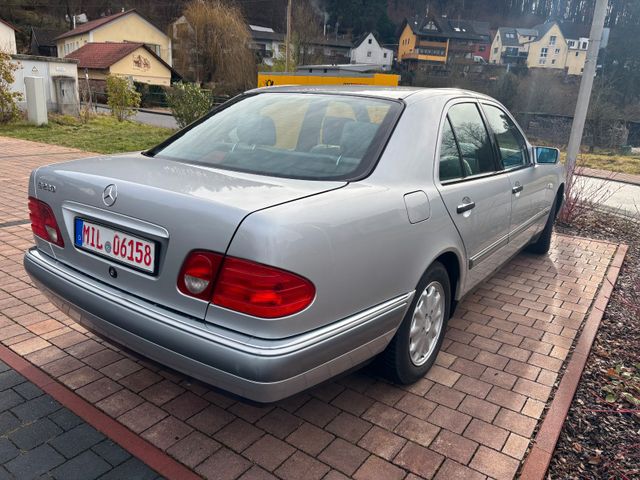 Mercedes-Benz E 230 Klimamautomatik