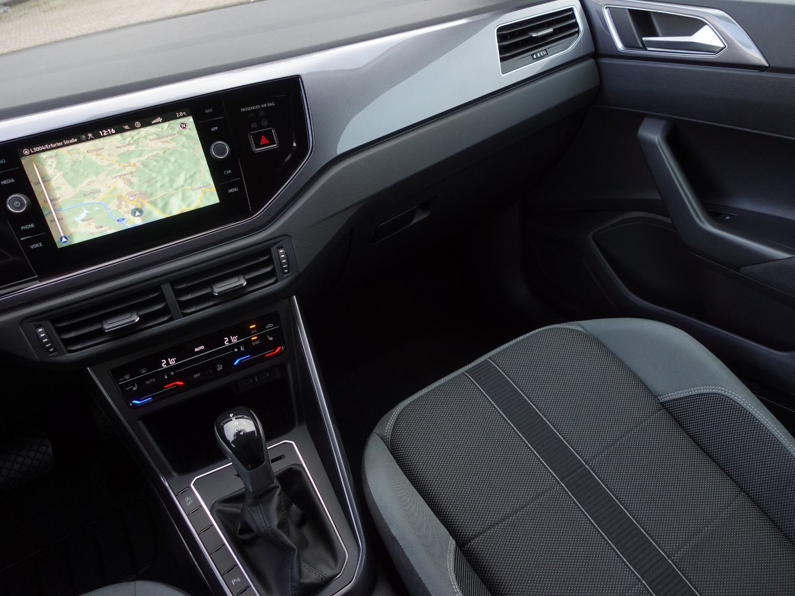 Fahrzeugabbildung Volkswagen Polo 1.0 TSI DSG Style Matrix Travel-Assist