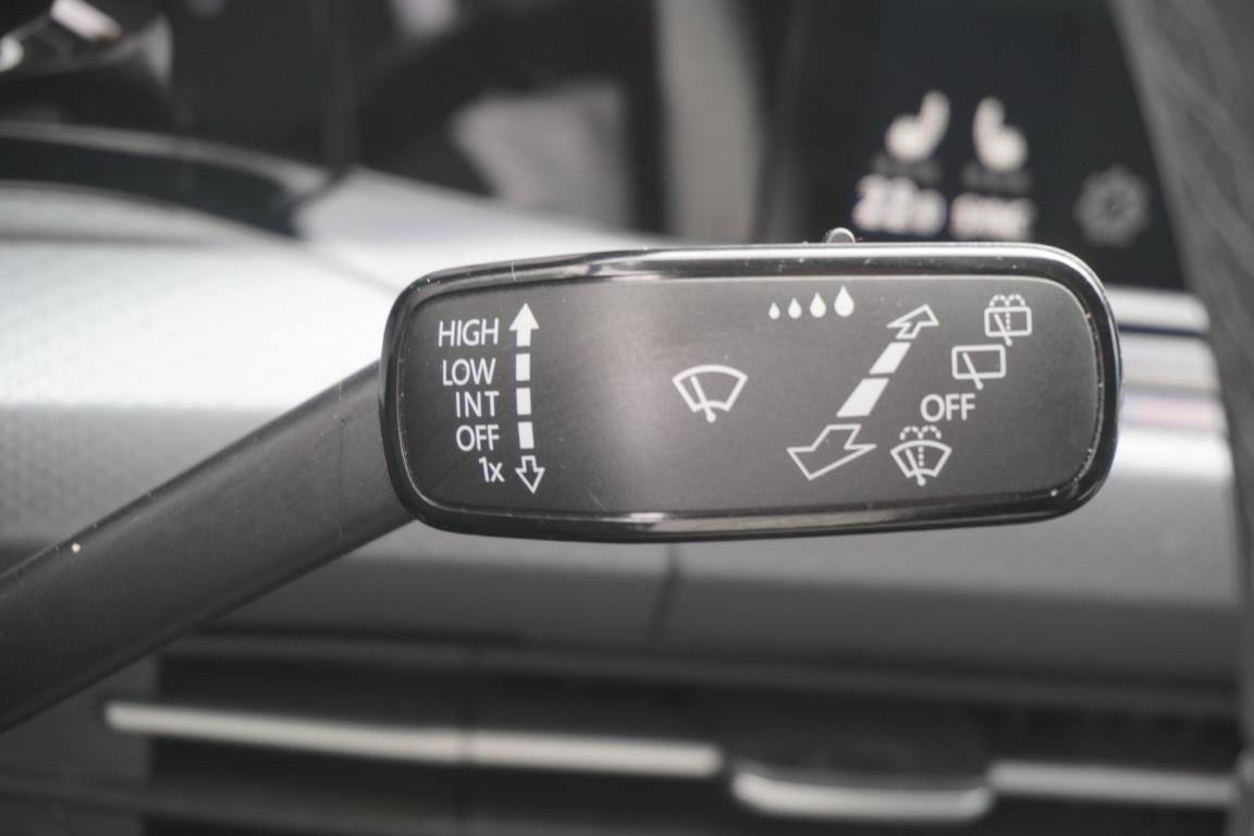 Volkswagen Golf VIII 1.5 eTSI DSG Active LED Standheizung, миниатюра 19