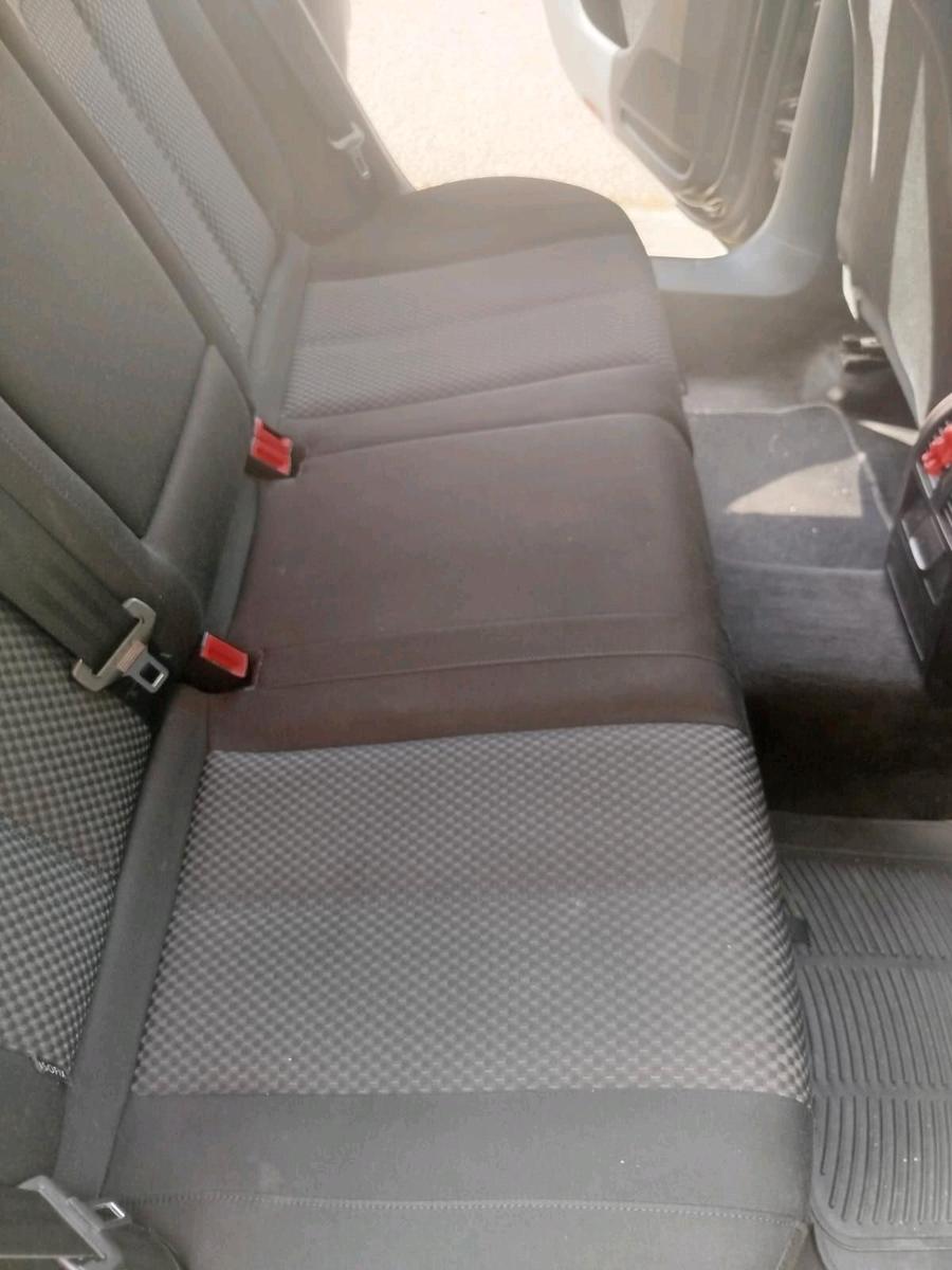 Volkswagen Passat 2011 — photo 11