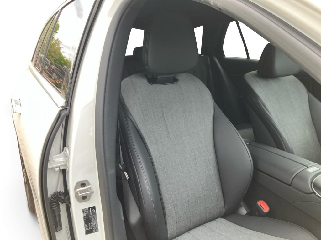 Fahrzeugabbildung Mercedes-Benz E 200 4M T Standhzg*AHK*Distronic*Digital-Light*