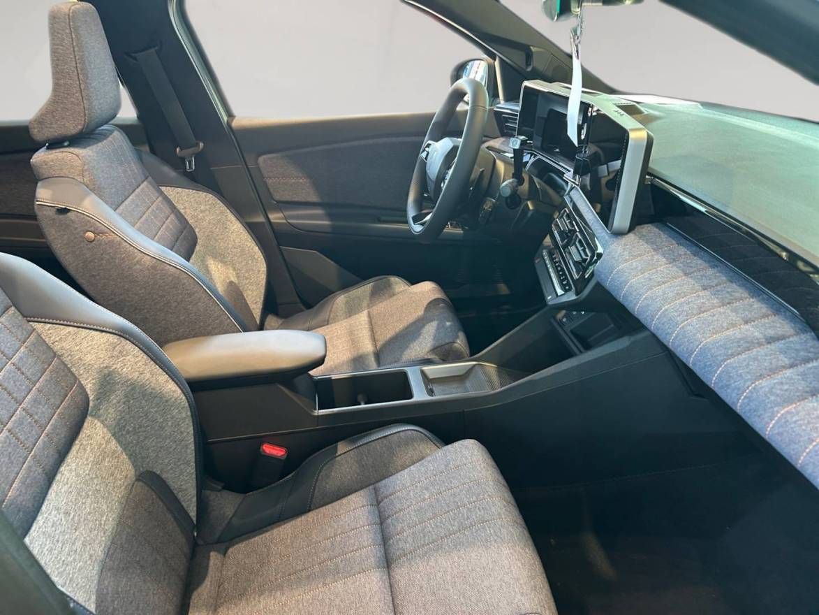Fahrzeugabbildung Renault 4 E-Tech elektrisch Techno 'plein sud' 150 Comfo