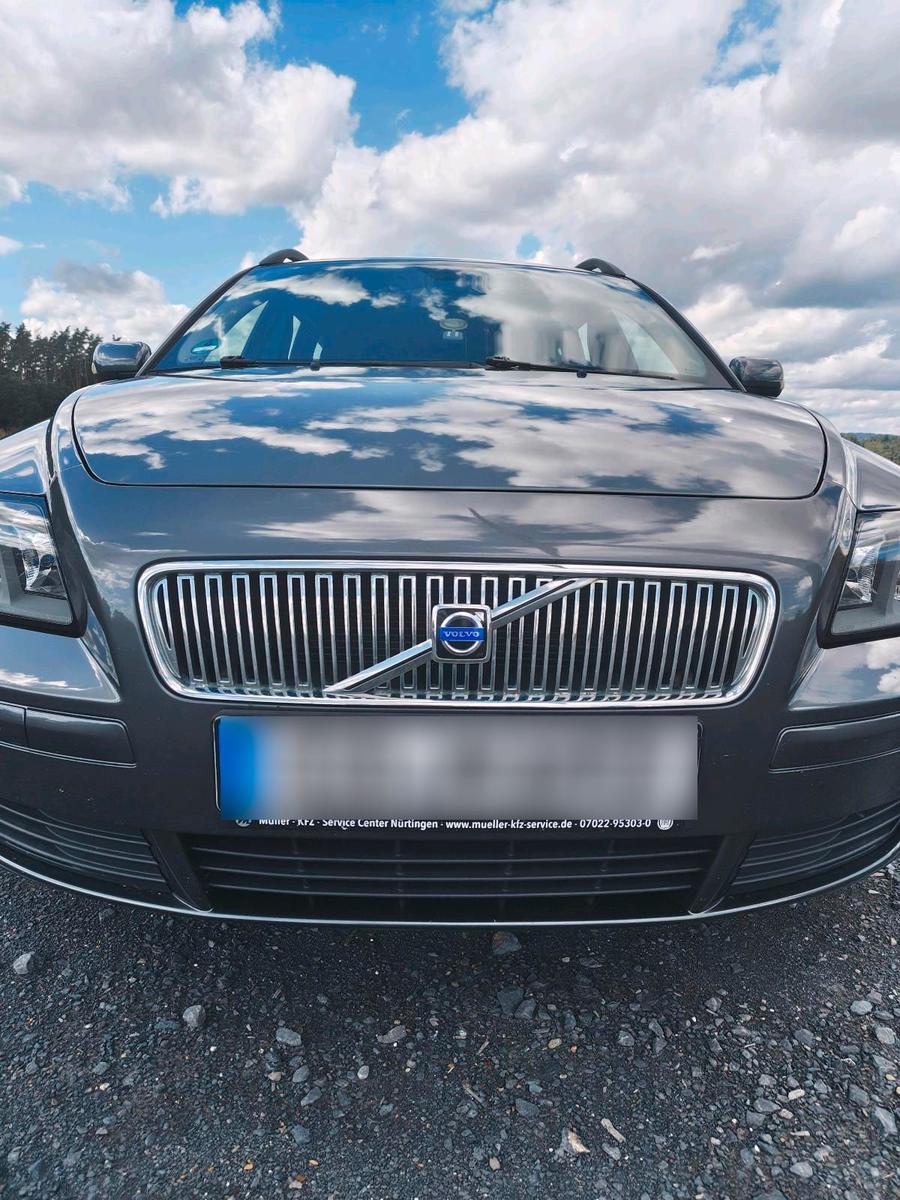 Volvo V50 2004 — engine 125 HP (92kW)