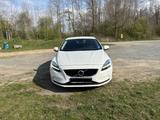 Volvo V40 T2 Momentum *Businesspaket - Volvo V40 Limousine Momentum mit Benzin-Antrieb