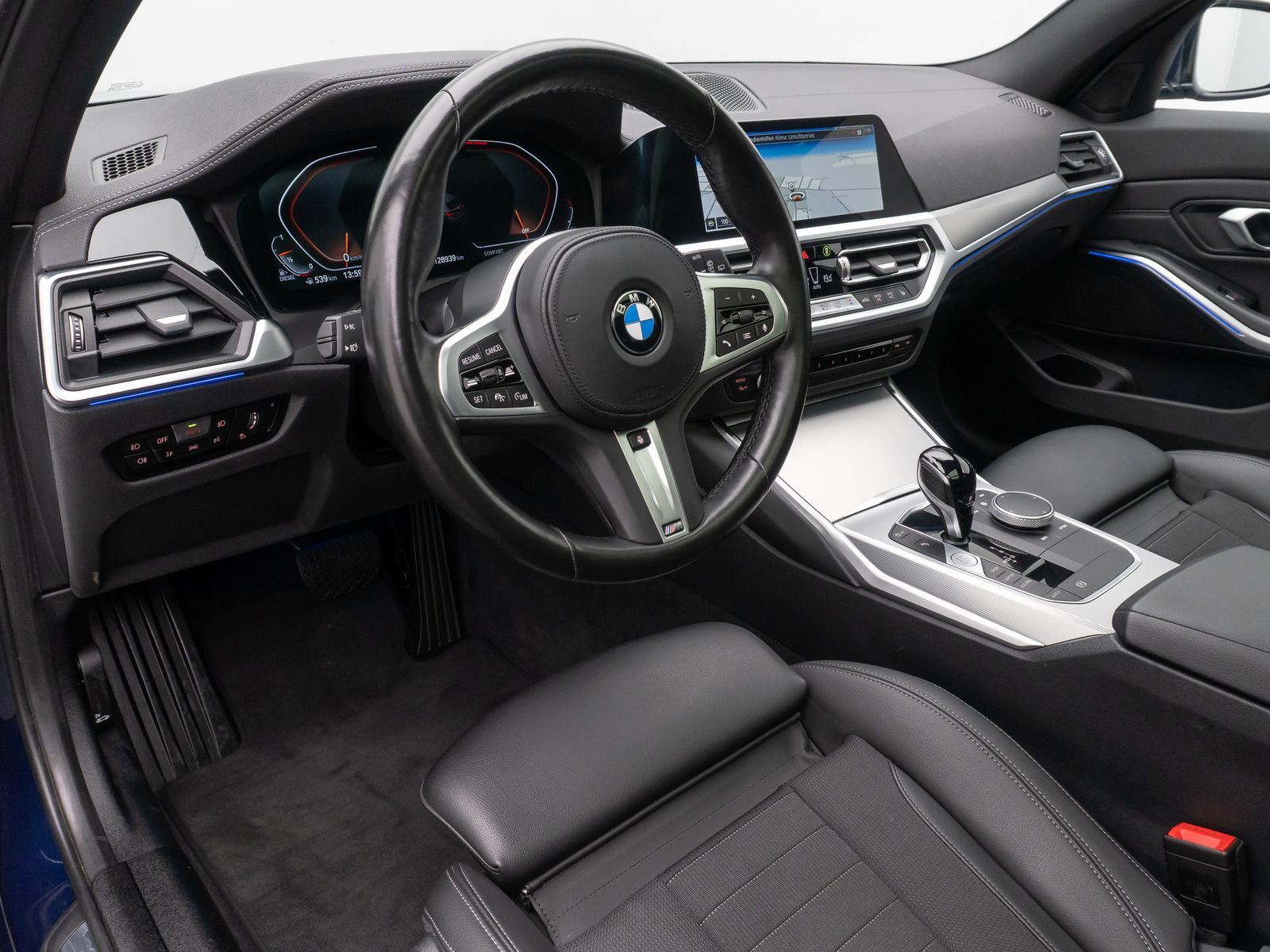 Fahrzeugabbildung BMW 330d xD SportLine DAB Laser DisKey HiFi Panorama
