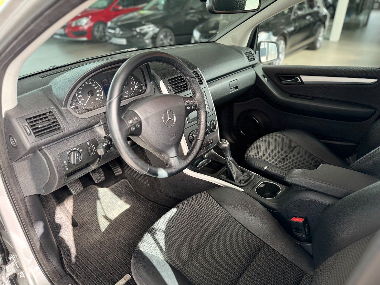 Fahrzeugabbildung Mercedes-Benz A 160 Avantgarde "Klima Parksensoren Sitzheizg."